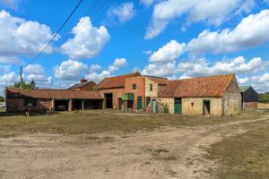 Wellsyke Farm Buildings - click for photo gallery